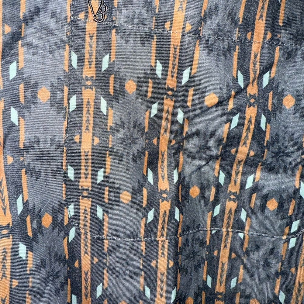 Aztec Hybrid button up - Picture 3 of 5
